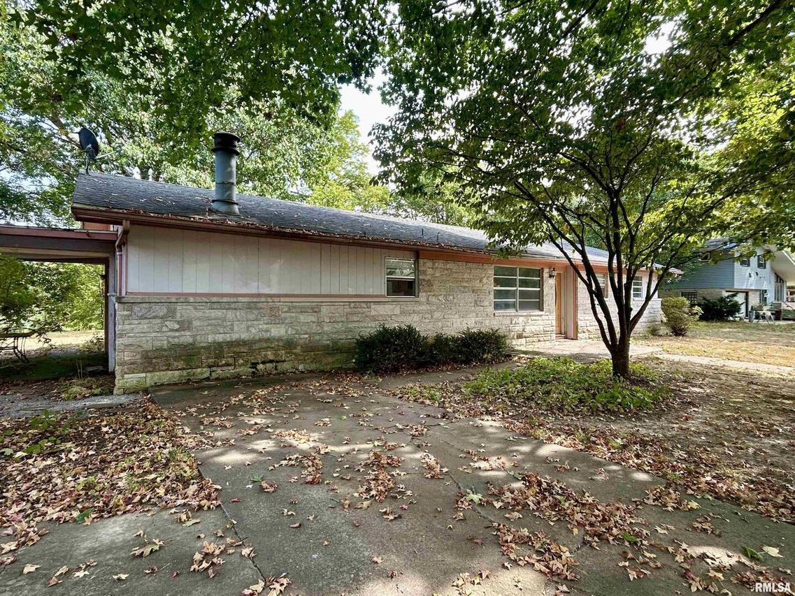 1378 Skelcher Blvd., Makanda, IL 62958