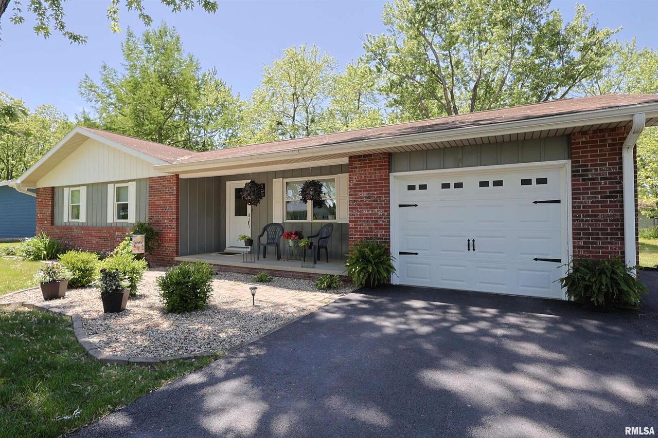 119 Fielder Dr., Salem, IL 62881