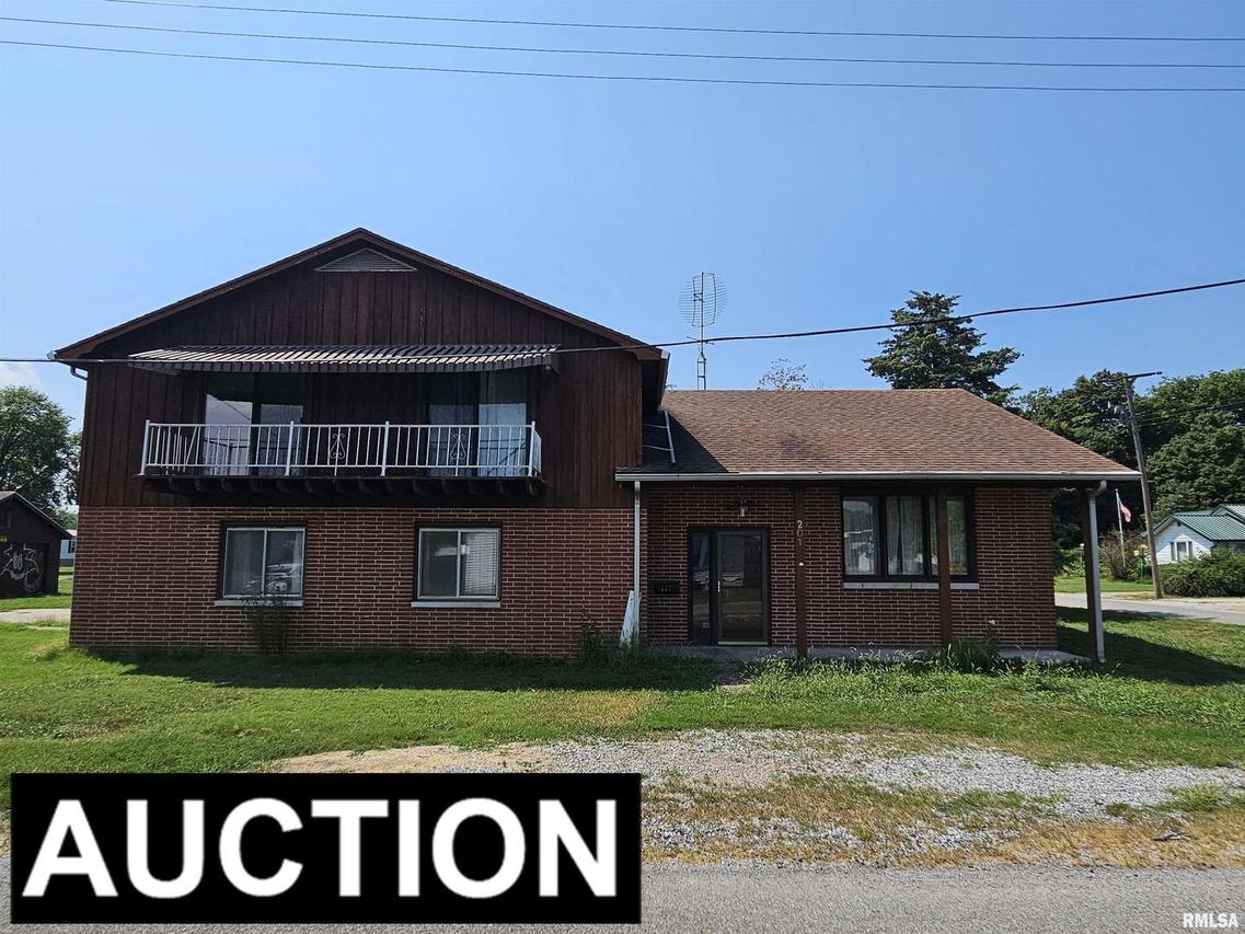 201 Elliott St., Crossville, IL 62827