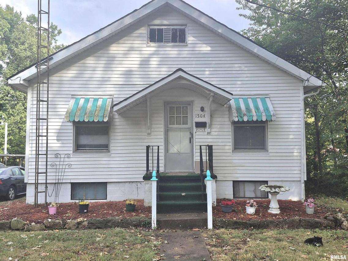 1504 Grove St., Eldorado, IL 62930