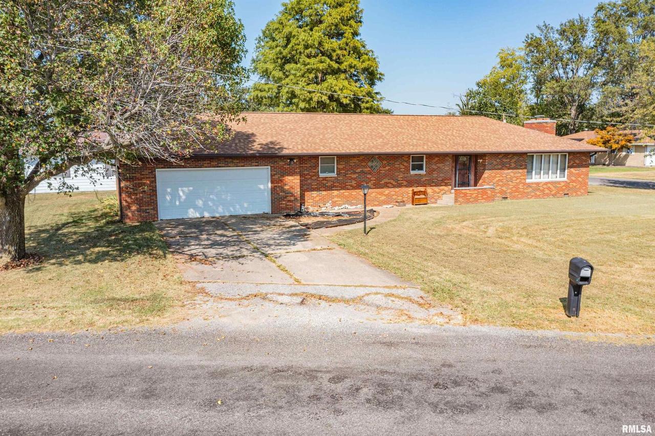 458 Randolph Dr., Centralia, IL 62801
