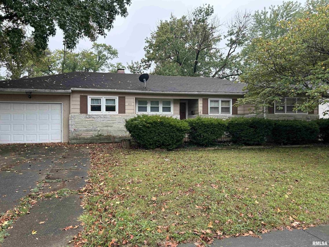 422 W 5th St., Benton, IL 62812