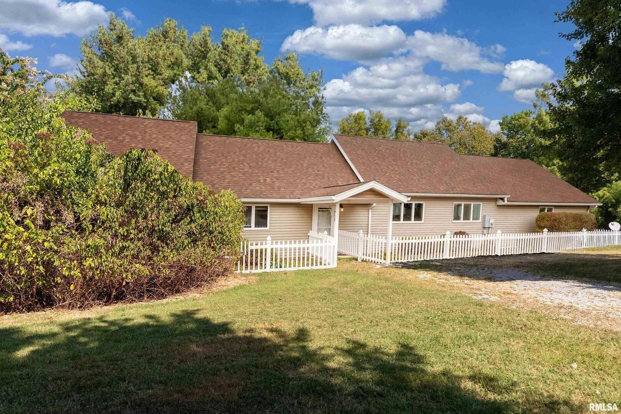 350 Oak Grove Rd., Makanda, IL 62958