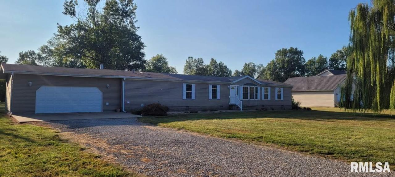 1355 College Ave., Salem, IL 62881