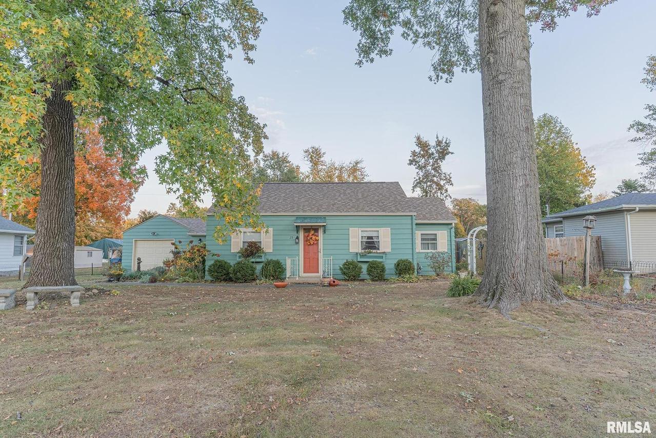 35 Ridge Rd., Centralia, IL 62891