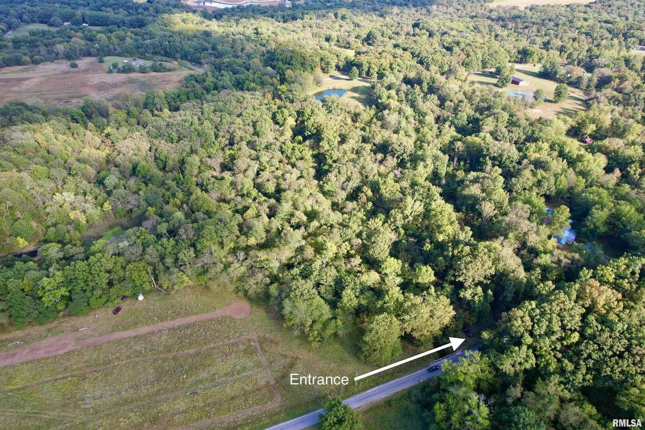 8206 Eakin Grove Rd., Benton, IL 62812