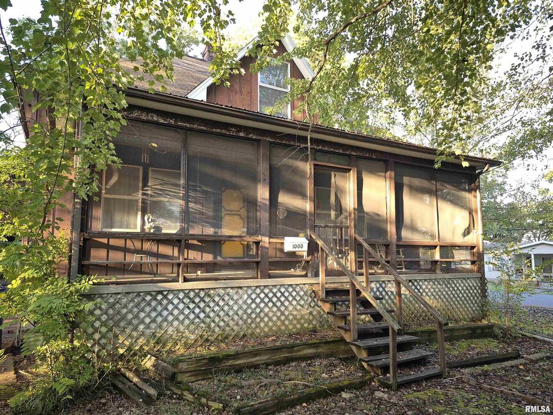 1000 & 1001 Taylor St., Eldorado, IL 62930