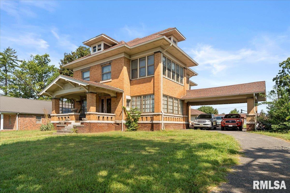 216 W Poplar St., Harrisburg, IL 62946