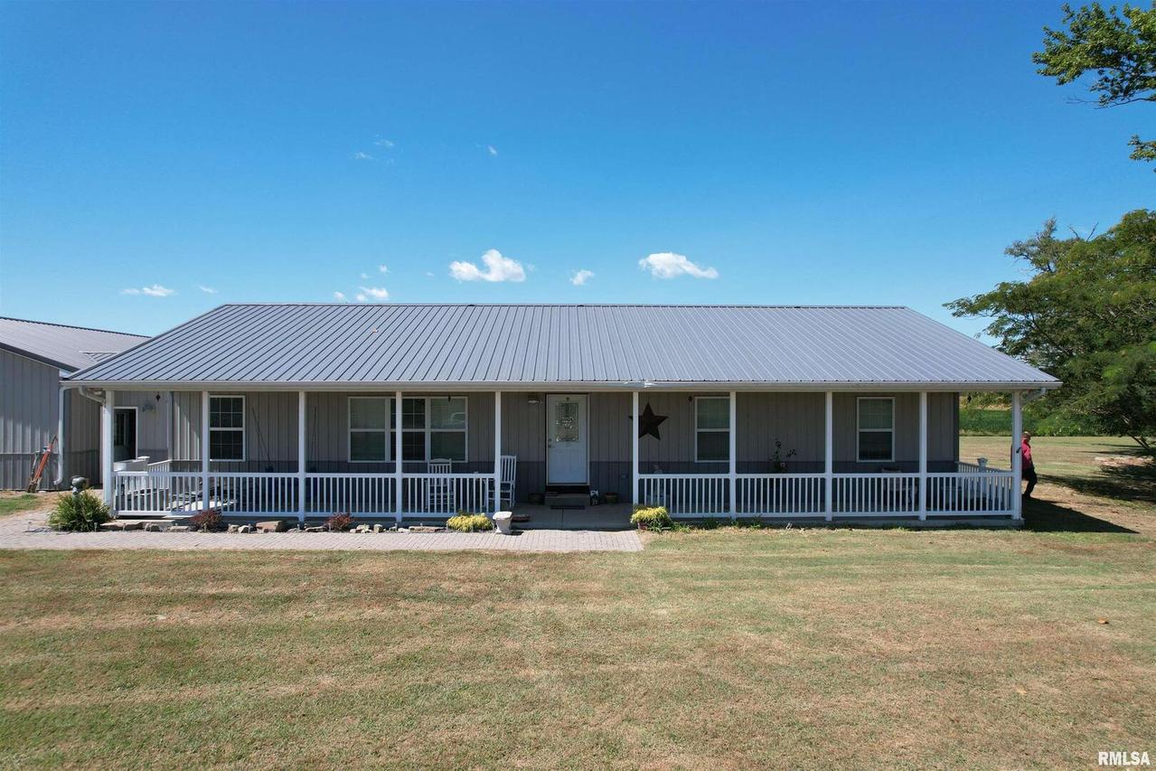 22035 N Old Centralia Ln., Dix, IL 62830