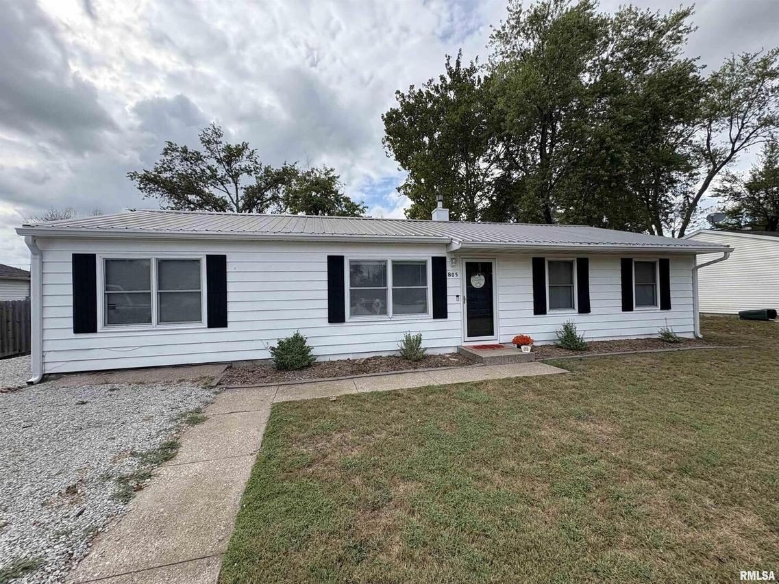 805 N Reel St., Salem, IL 62881