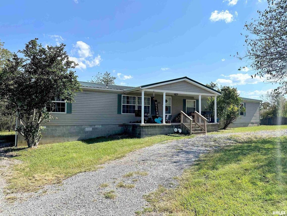 65 Payne Dr., Goreville, IL 62939