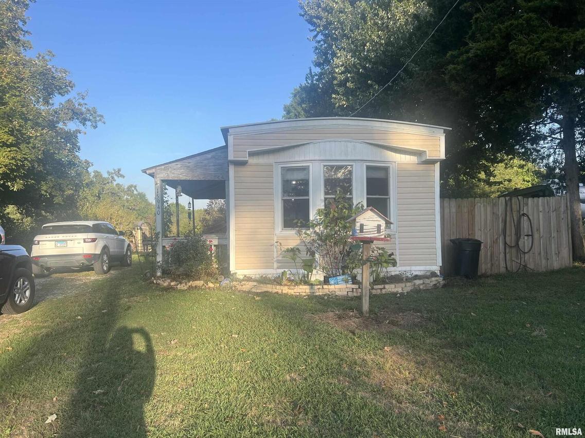 15940 Old Centralia Ln., Mt Vernon, IL 62864