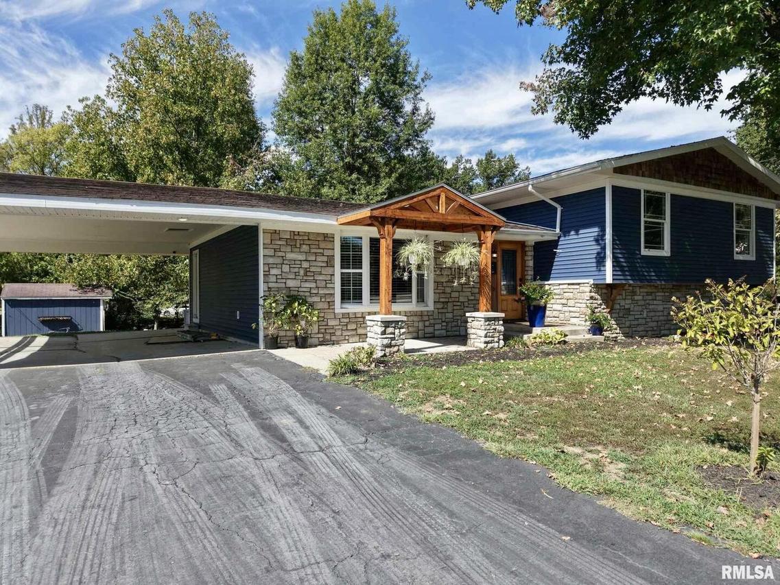 1209 Election Dr., Benton, IL 62812