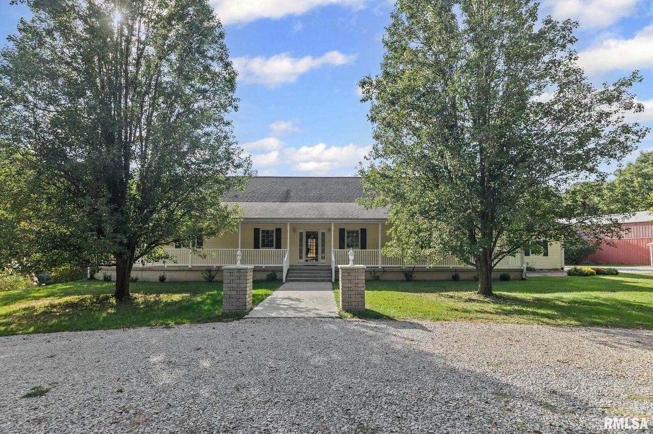 5481 Edgewood Rd., Salem, IL 62881