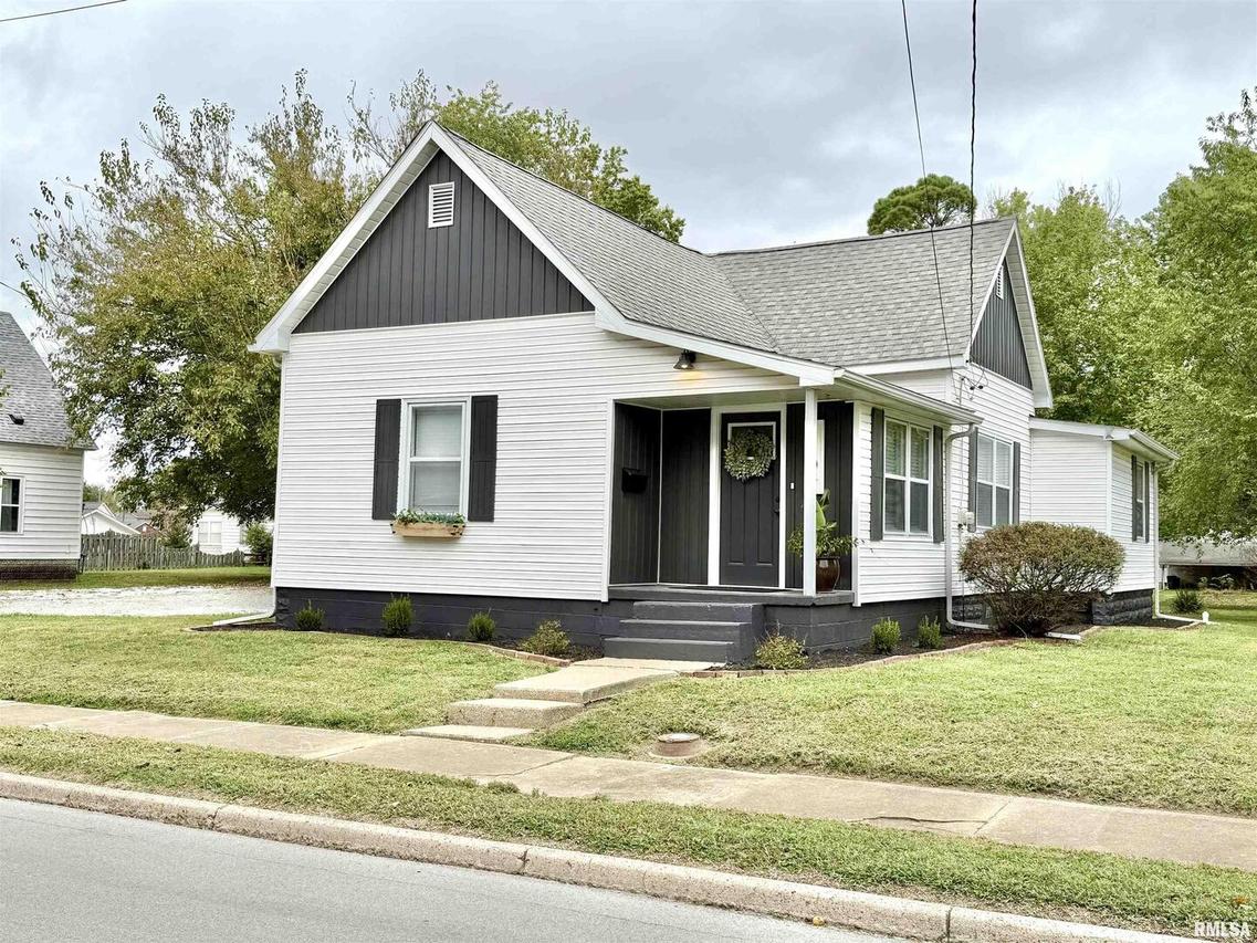 1104 W Chestnut St., Marion, IL 62959