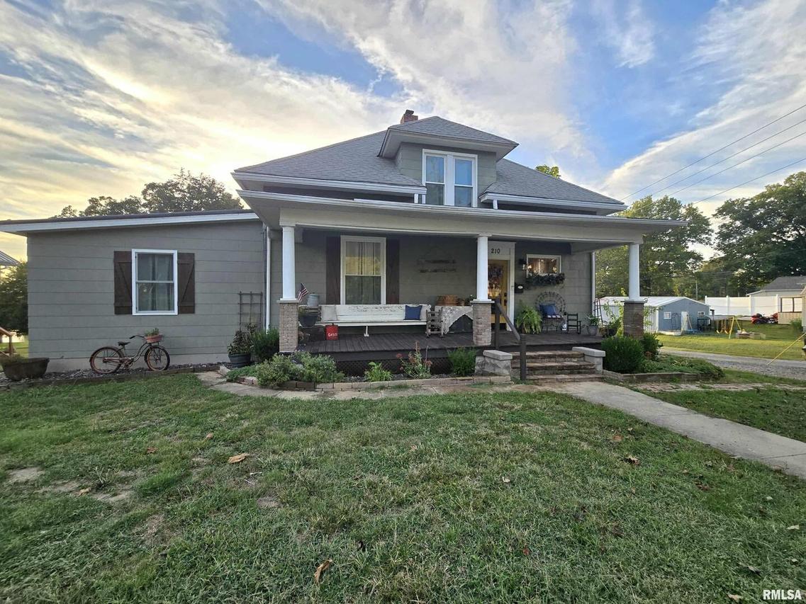 210 N Virginia St., Mcleansboro, IL 62859