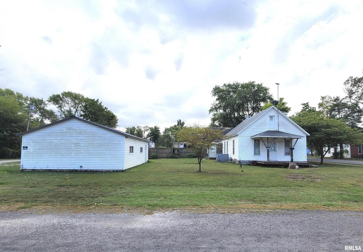 1101 S Cherry St., Centralia, IL 62801