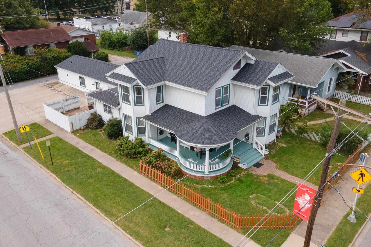 2101 Walnut St., Murphysboro, IL 62966