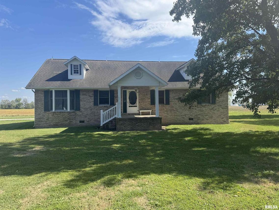 125 S B St., Vernon, IL 62892