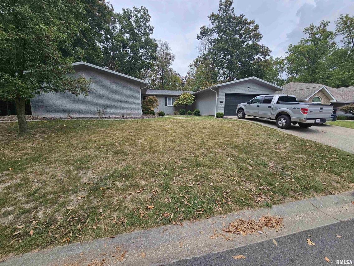 4214 Fox Creek Rd., Mt Vernon, IL 62864