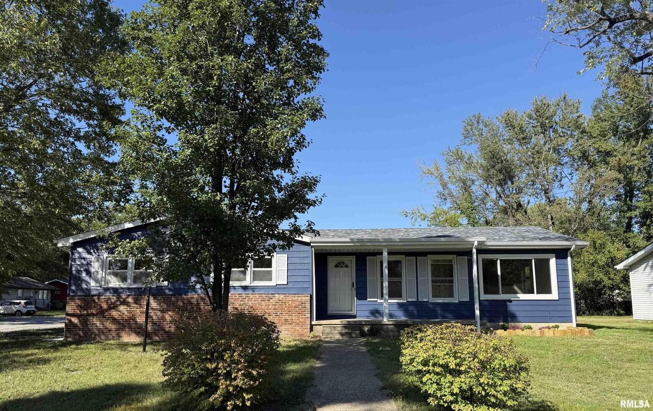 1350 Sebring Way, Carbondale, IL 62901