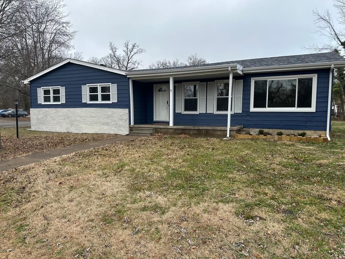 1350 Sebring Way, Carbondale, IL 62901