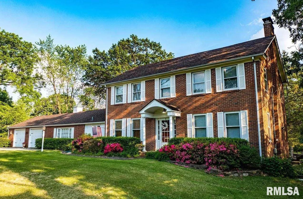 321 W Boone St., Salem, IL 62881