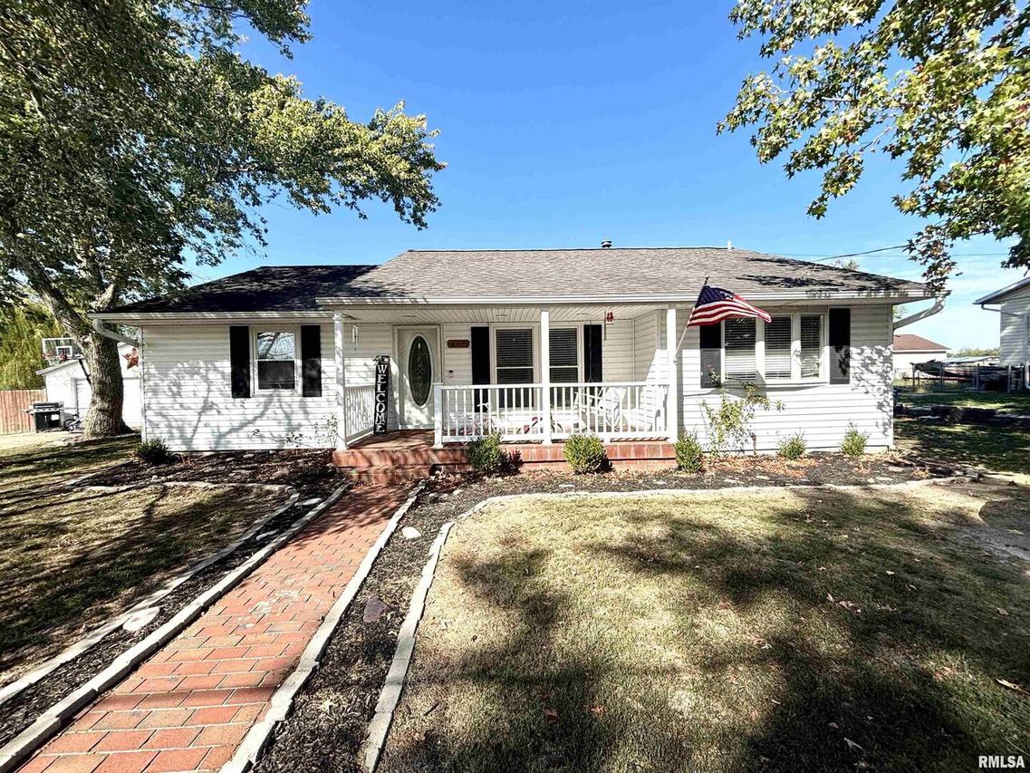 1012 W 4th St., Centralia, IL 62801