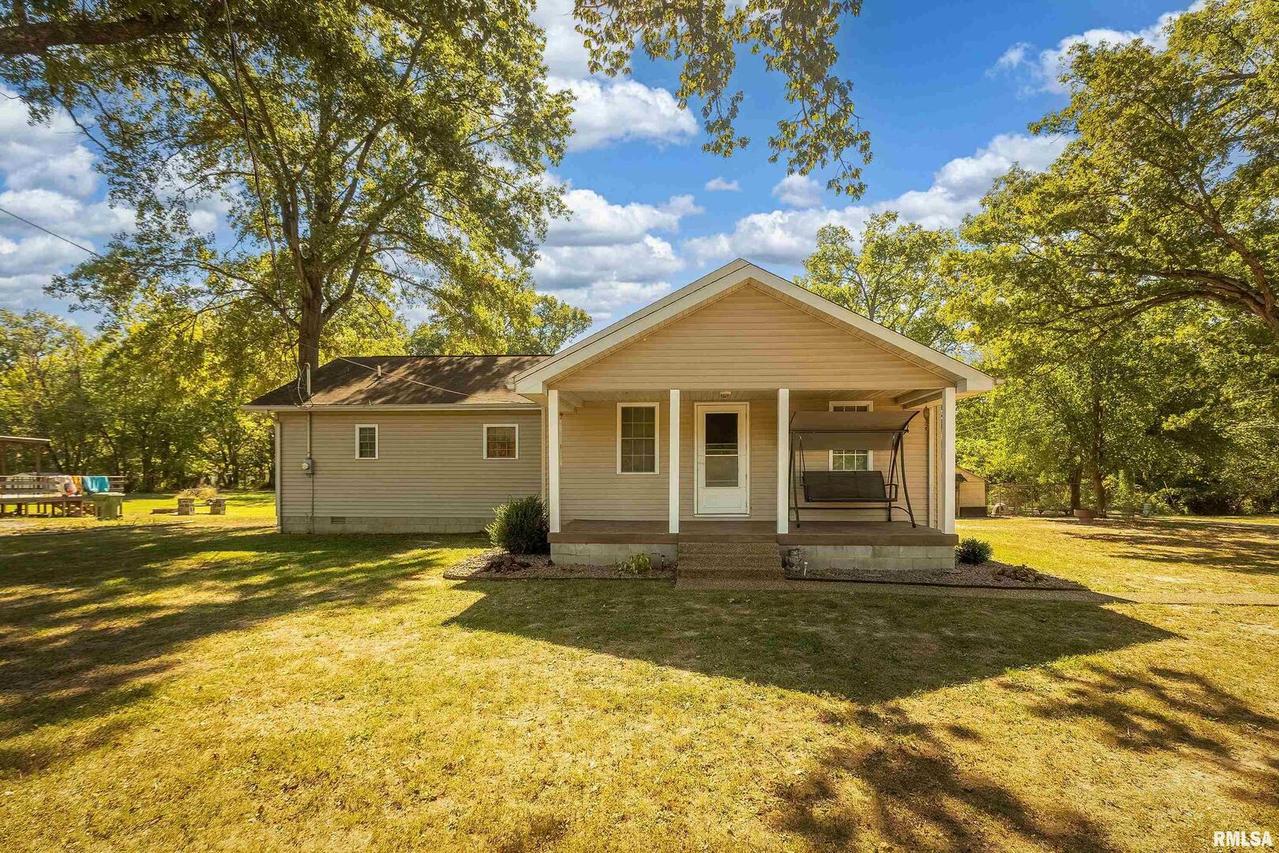 403 E South Ave., Bluford, IL 62814