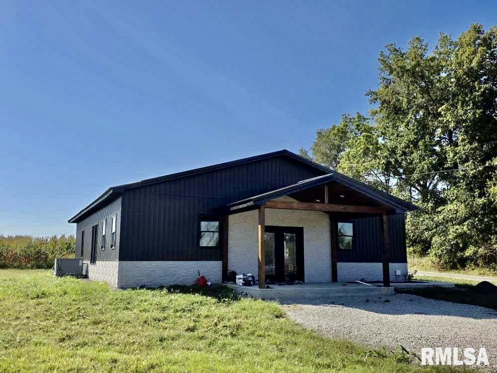 1934 County Road 315 E Rd., Xenia, IL 62899