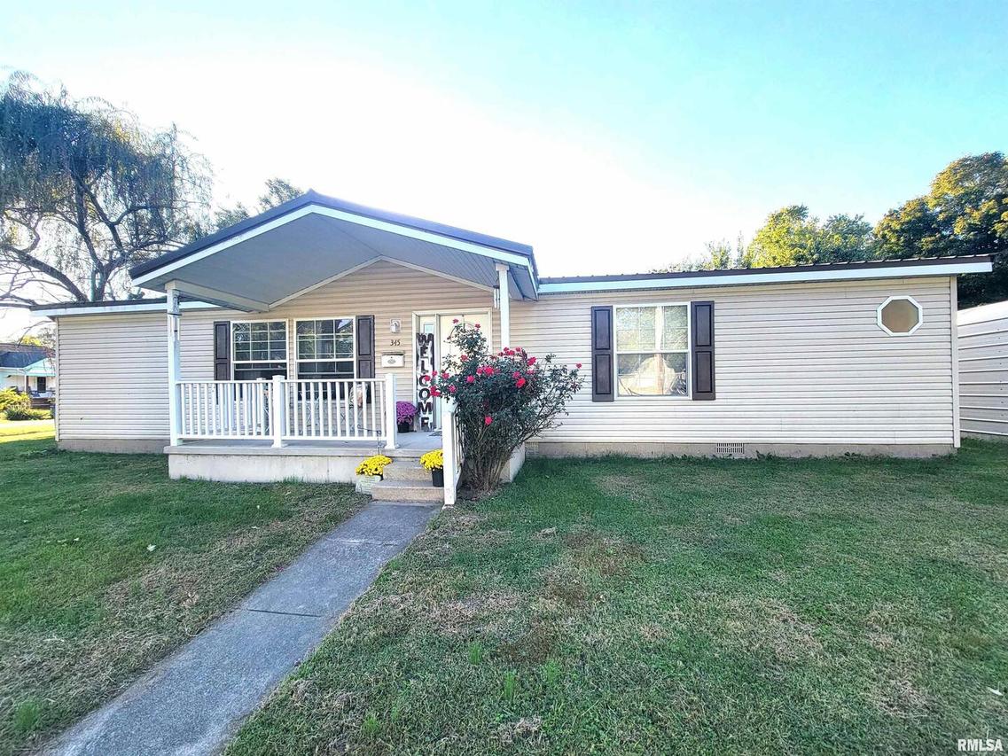 345 Flora Ave., Flora, IL 62839