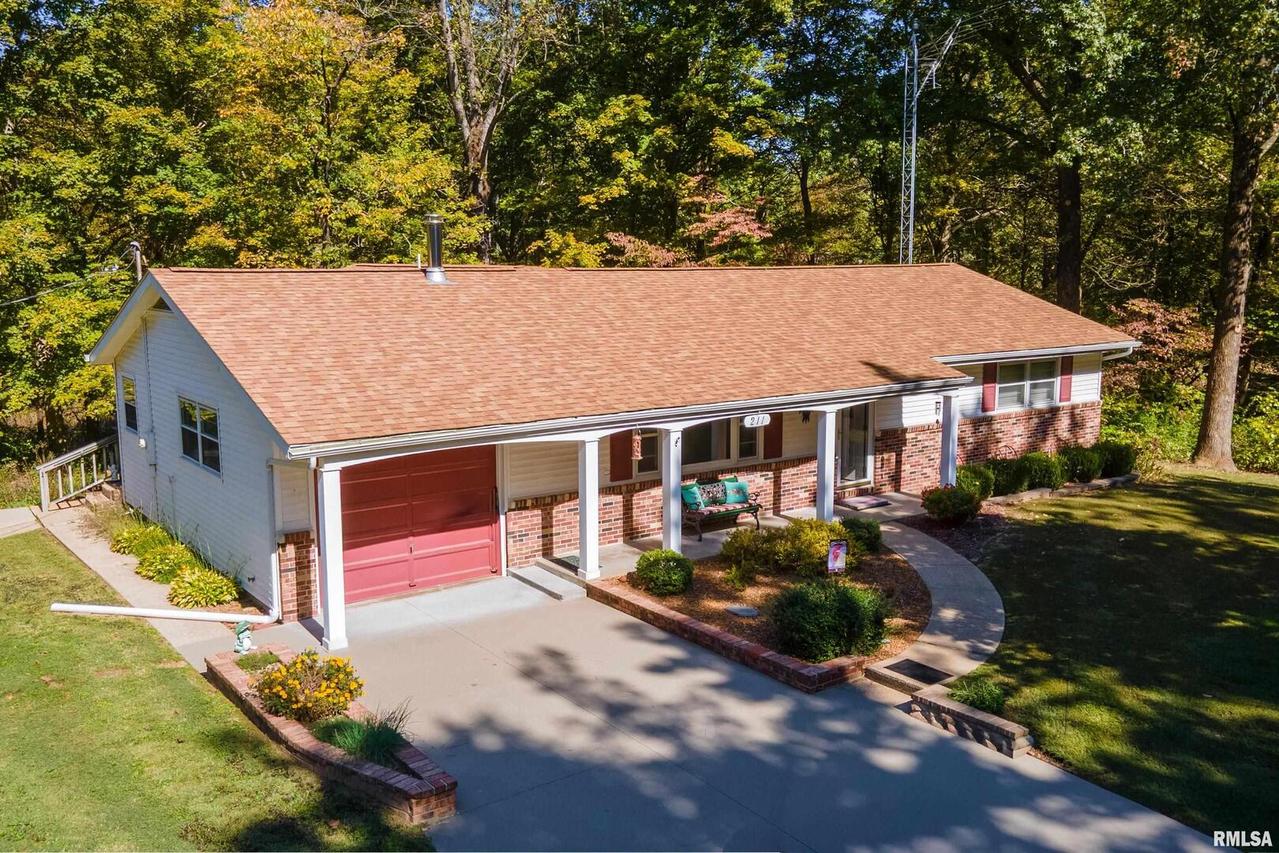 211 Raccoon Valley Rd., Makanda, IL 62958