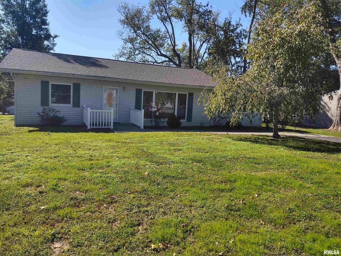 901 Locust St., Vienna, IL 62995