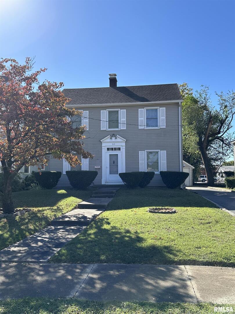 315 E Main St., Duquoin, IL 62832