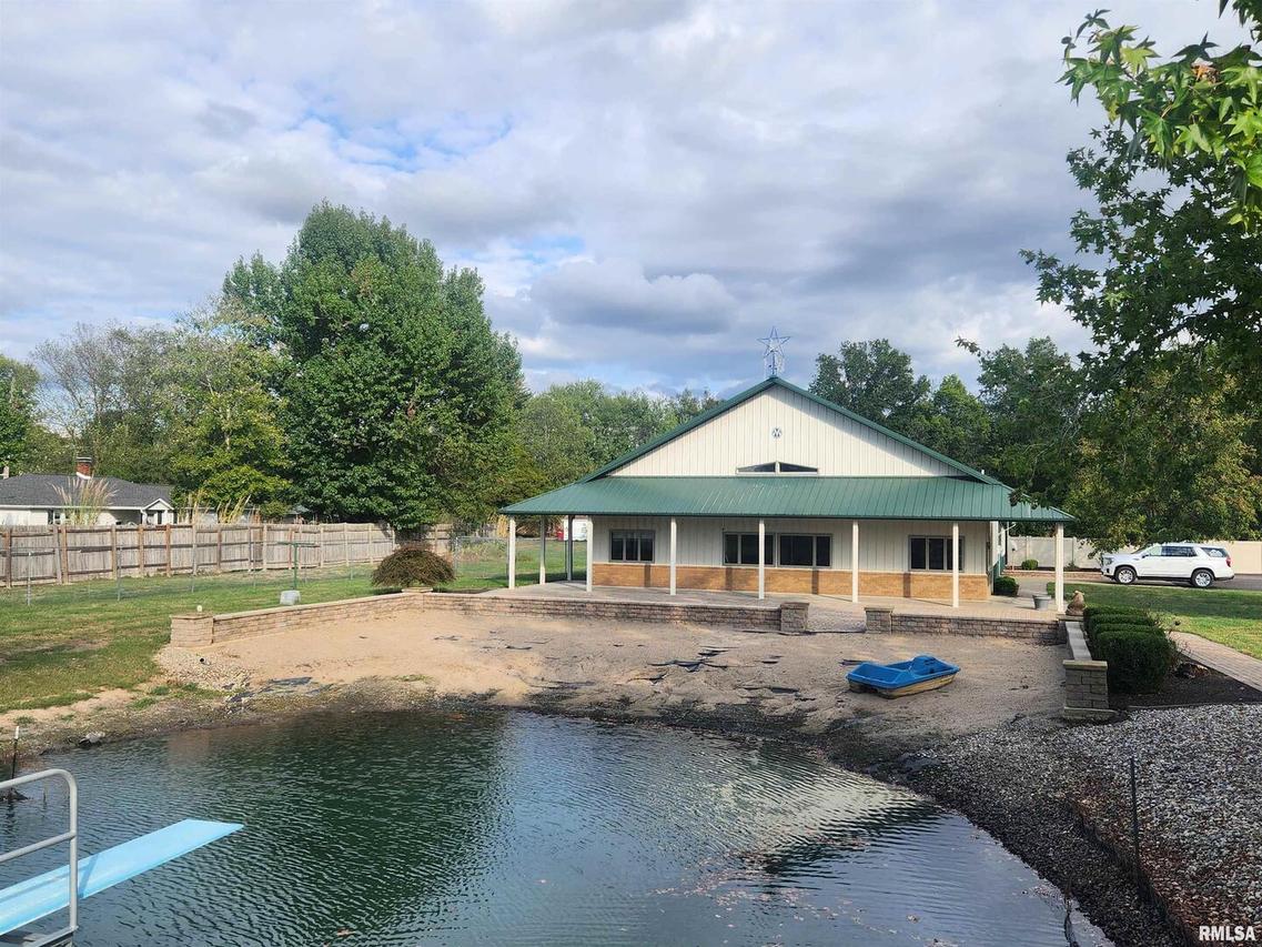 2878 Sunfield Rd., Duquoin, IL 62832