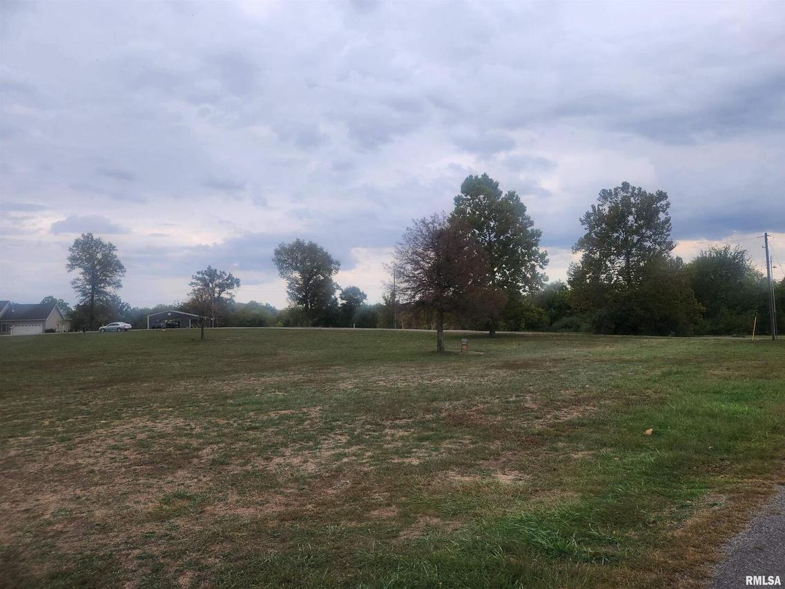 821 Bluebell Rd., Duquoin, IL 62832