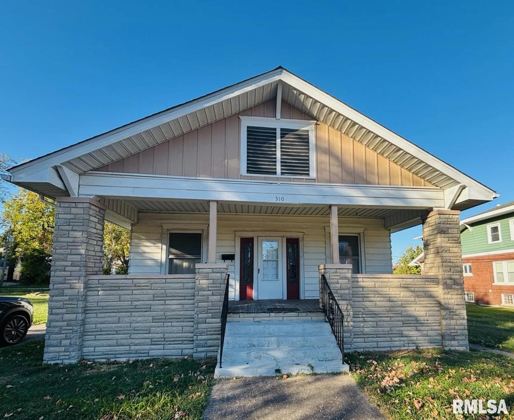 310 W Walnut St., Carbondale, IL 62901