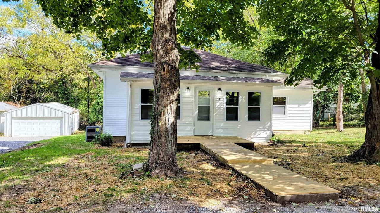 111 S Wilmington Ave., Orient, IL 62874