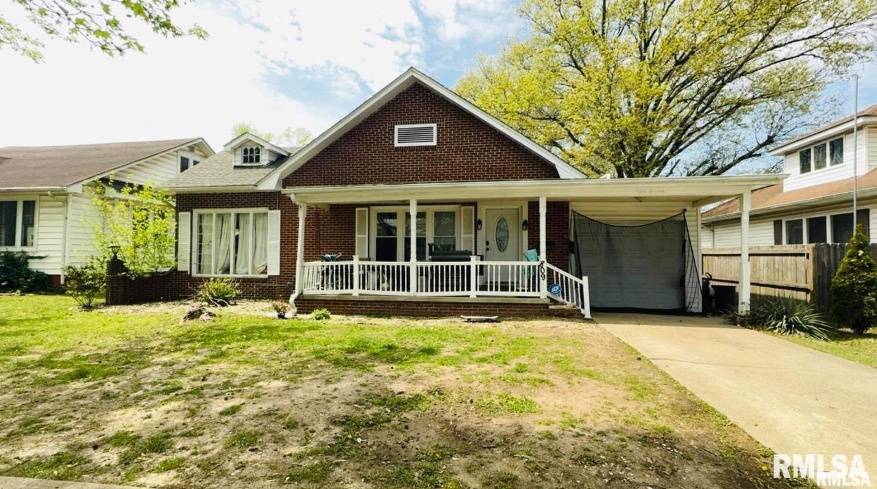 809 N 12th St., Herrin, IL 62948