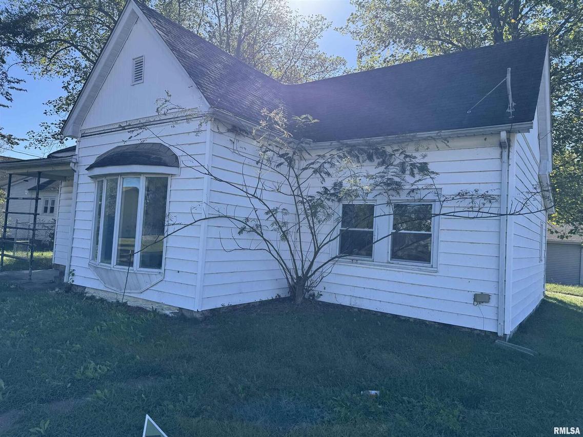 301 E Calvert St., Marion, IL 62959
