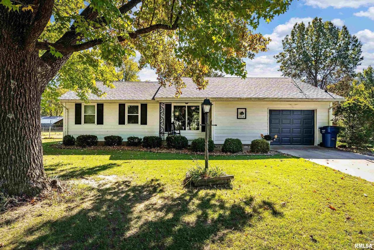 1514 E Cleveland St., West Frankfort, IL 62896