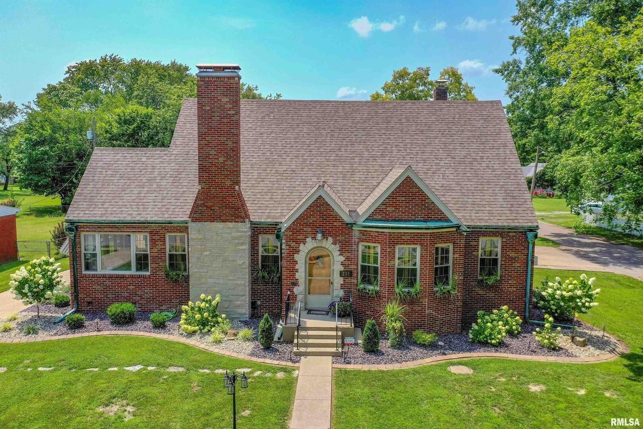 235 N Indiana Ave., Salem, IL 62881