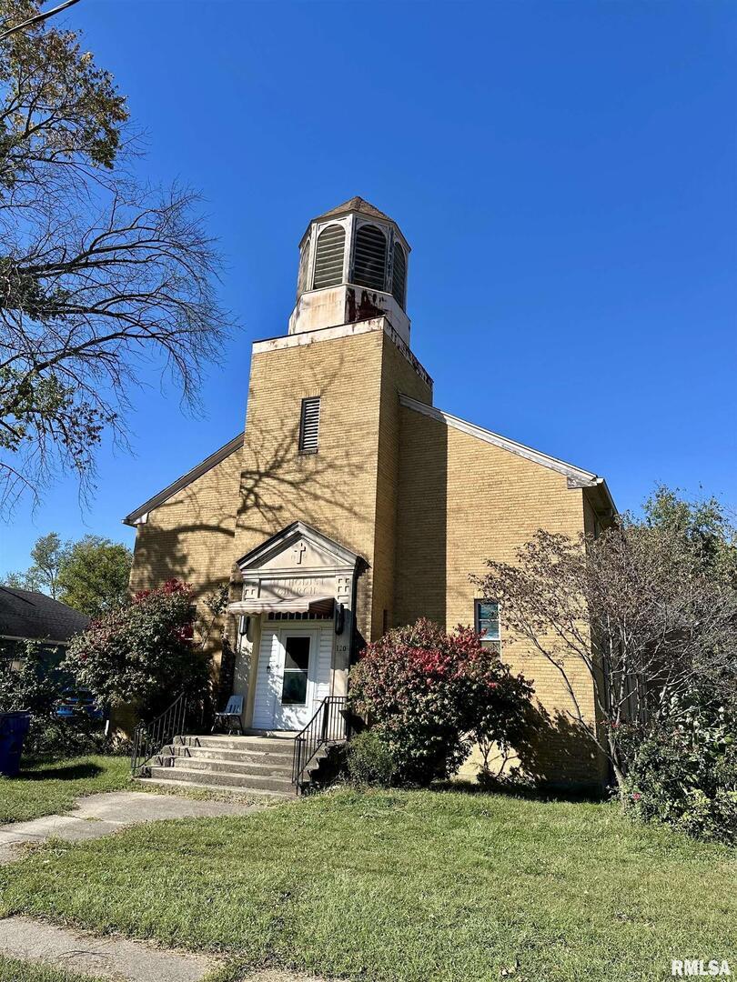 120 W Poplar St., Noble, IL 62868