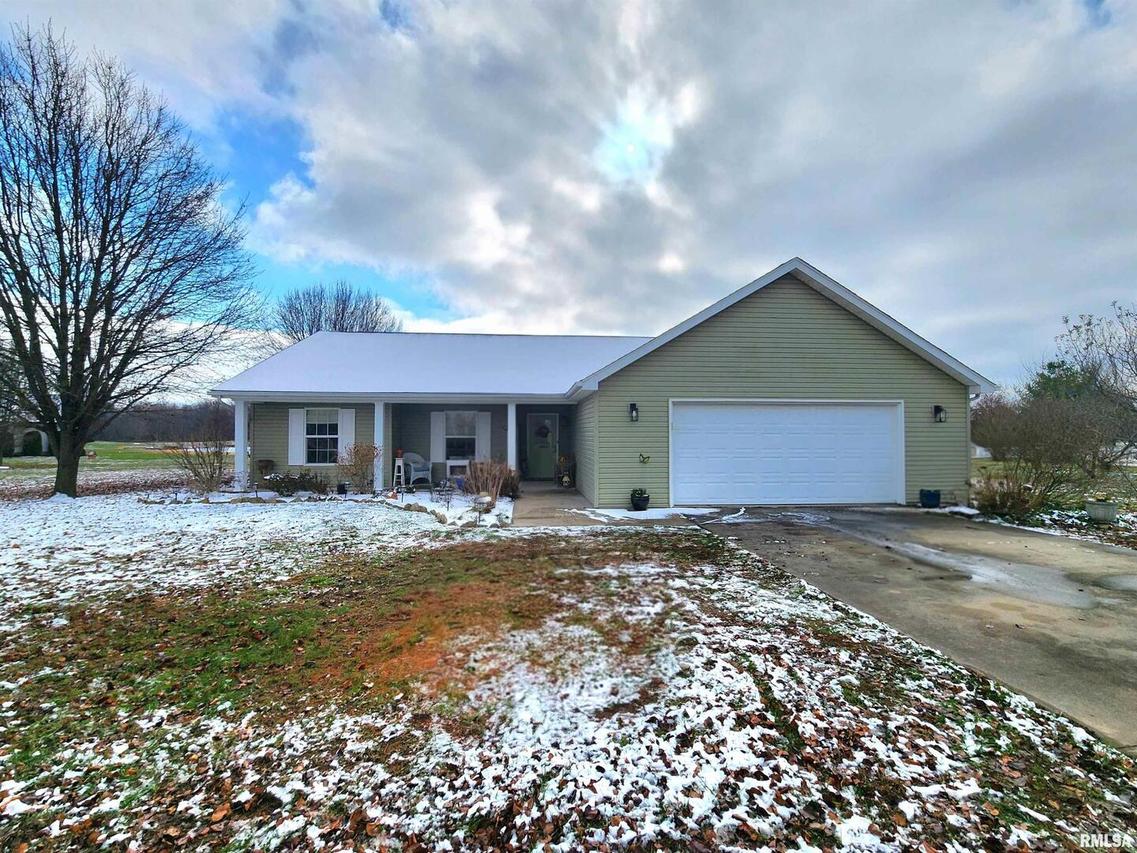 156 Hanover Ln., Murphysboro, IL 62966