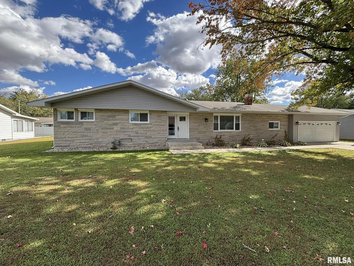 512 Tulsa St., Salem, IL 62881