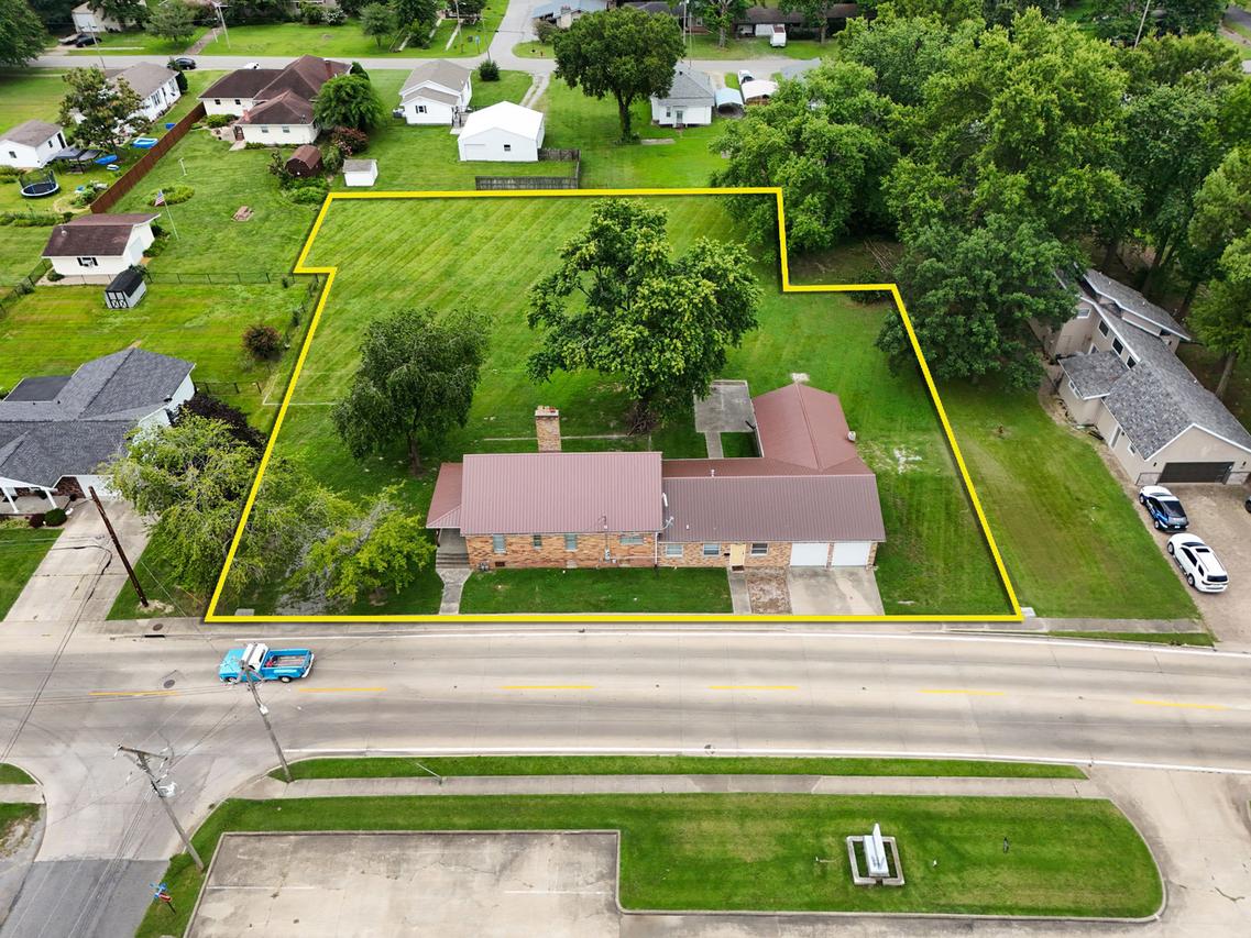 1103 W Boulevard St St. #A & B, Marion, IL 62959