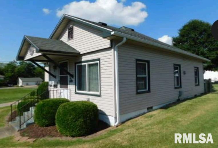 1207 Burgess St., Johnston City, IL 62951