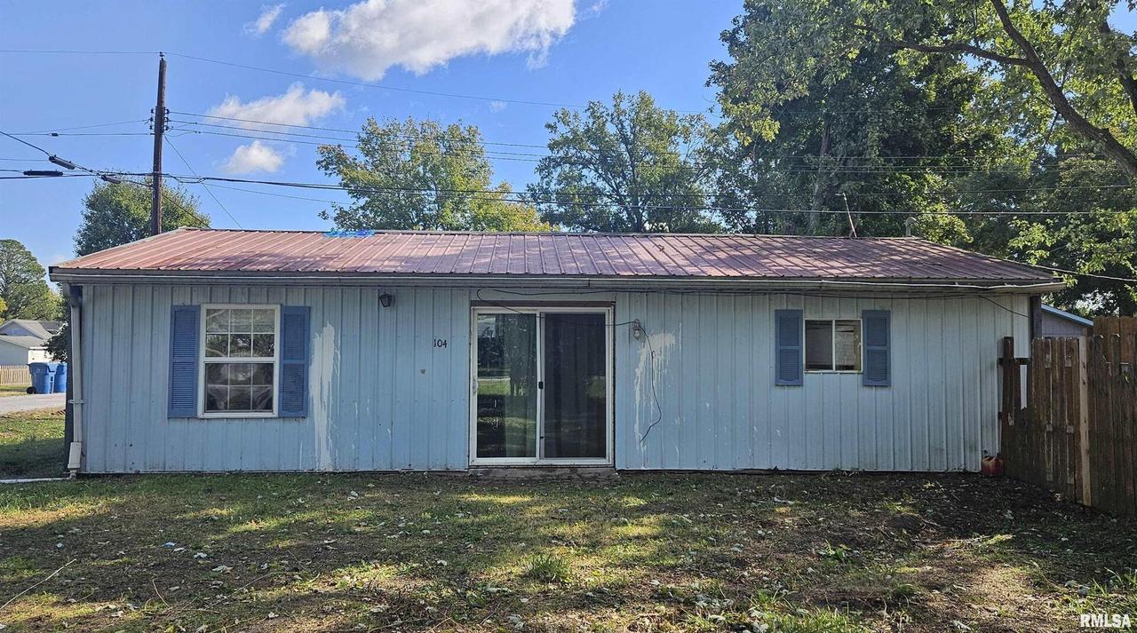 104 S Park St., Hurst, IL 62949