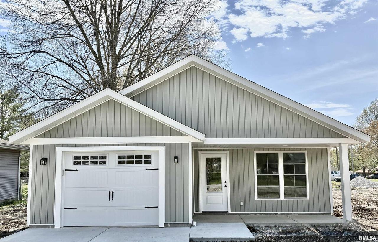 209 Madison St., Cambria, IL 62915