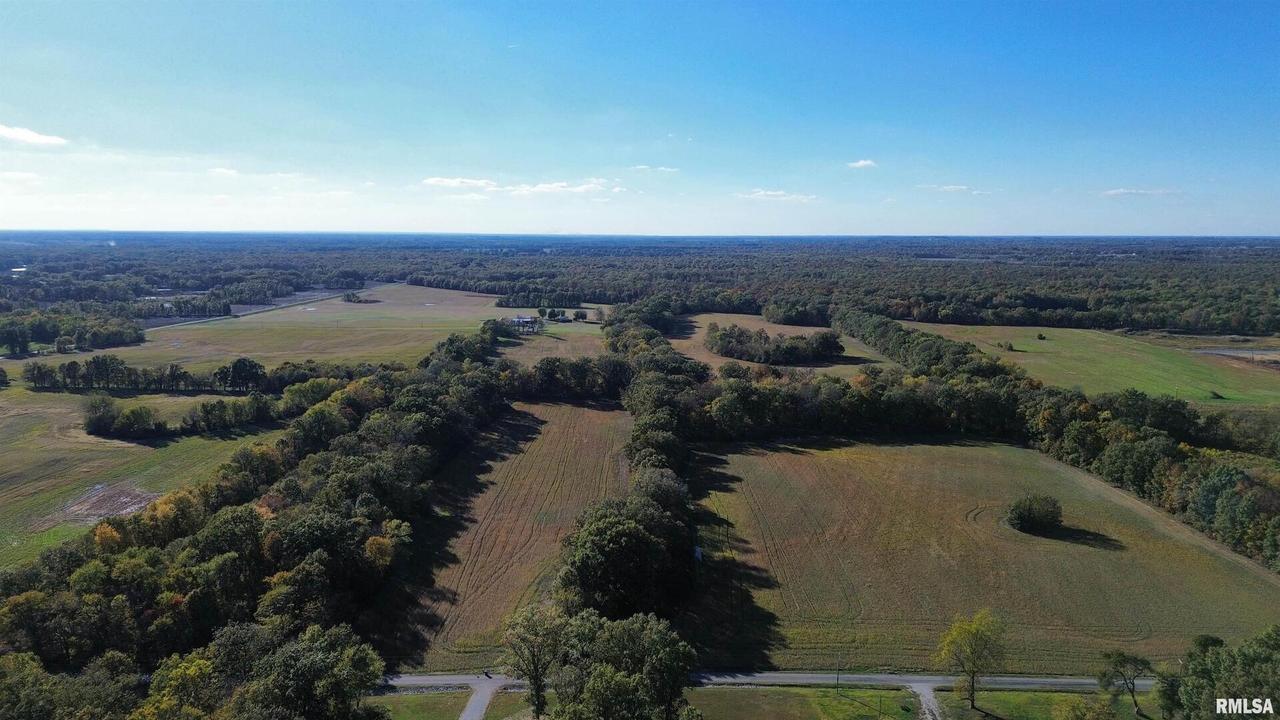 6375 S Forest Church Rd., Benton, IL 62812